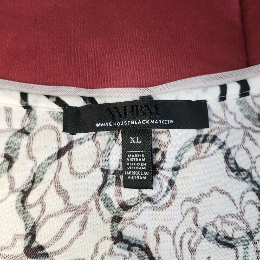 White House Black Market Floral V-Neck Top Women XL Black White Short Sleeve - Picture 6 of 9